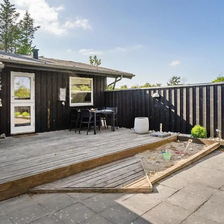 Holiday home Bernadeta - 1-2km From The Sea In Nw Jutland By Interhome